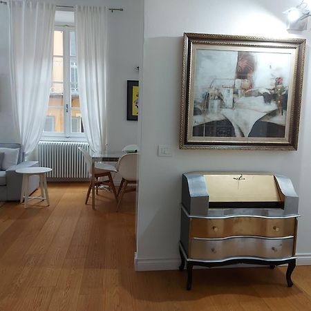 Piazza San Rocco Suite Art แวร์บาเนีย ภายนอก รูปภาพ