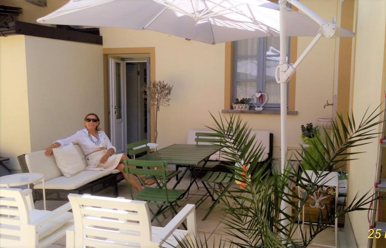 Piazza San Rocco Suite Art แวร์บาเนีย ภายนอก รูปภาพ