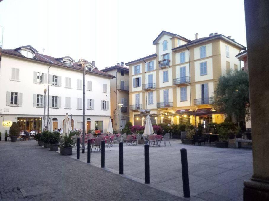 Piazza San Rocco Suite Art แวร์บาเนีย ภายนอก รูปภาพ