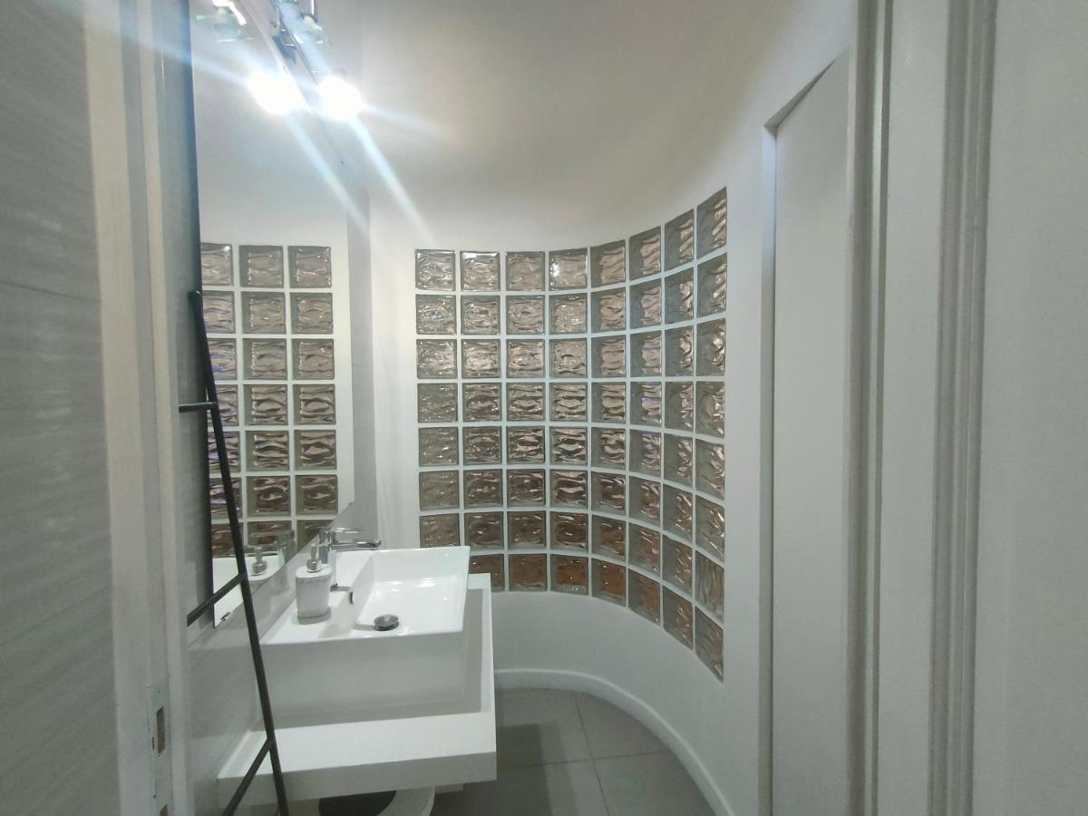 Piazza San Rocco Suite Art แวร์บาเนีย ภายนอก รูปภาพ