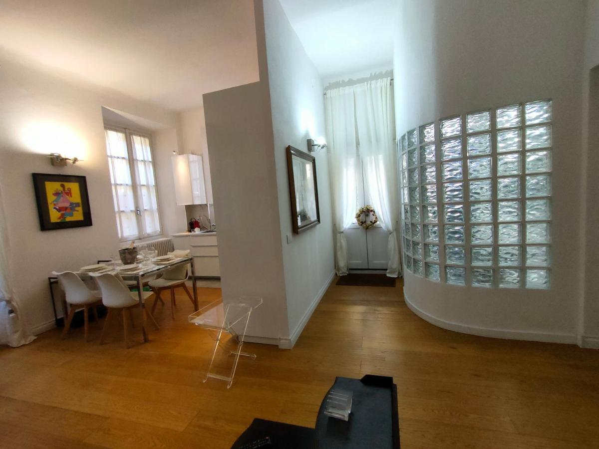 Piazza San Rocco Suite Art แวร์บาเนีย ภายนอก รูปภาพ