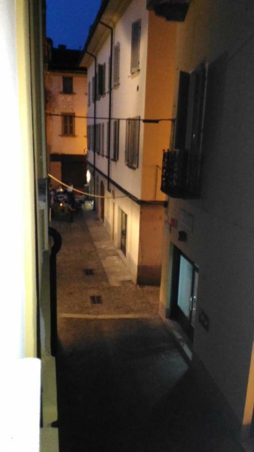 Piazza San Rocco Suite Art แวร์บาเนีย ภายนอก รูปภาพ