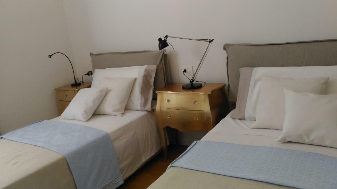 Piazza San Rocco Suite Art แวร์บาเนีย ภายนอก รูปภาพ